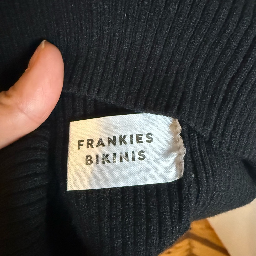 NWT Frankies Bikinis Brooks Button Up Sweater Small ( Fit S/XS ) - Picture 12 of 13